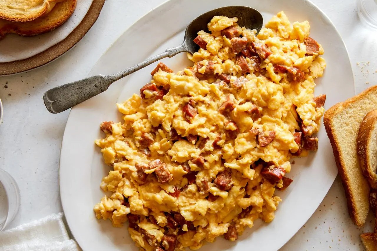 scrambled-eggs-with-chorizo-recipe